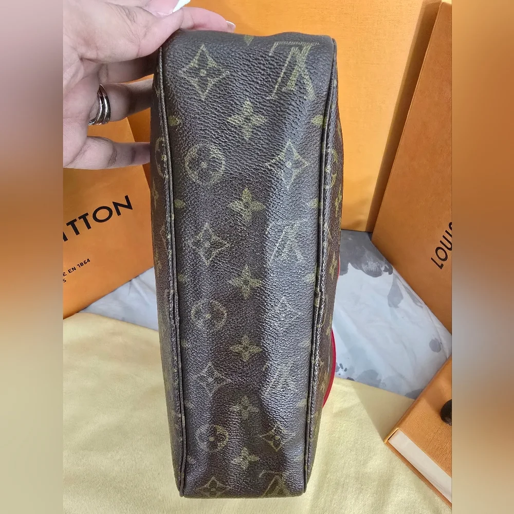 AUTHENTIC LOUIS VUITTON Monogram Trousse Cosmetic Crossbody Bag - Picture 9 of 17